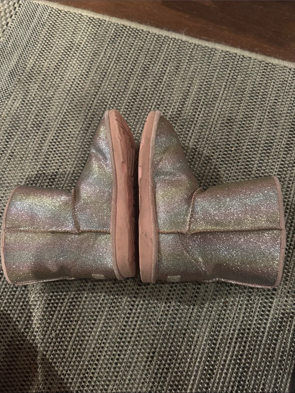 Uggs Kids Classic Glitter Boots in Metallic Rainbow, size 4
